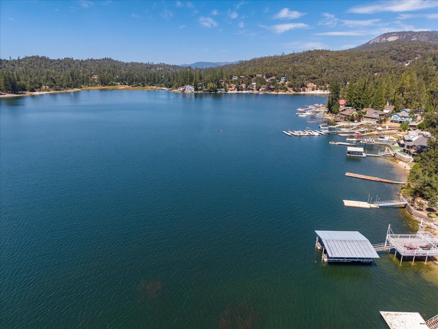53746 Acorn Rd, Bass Lake, CA 93604