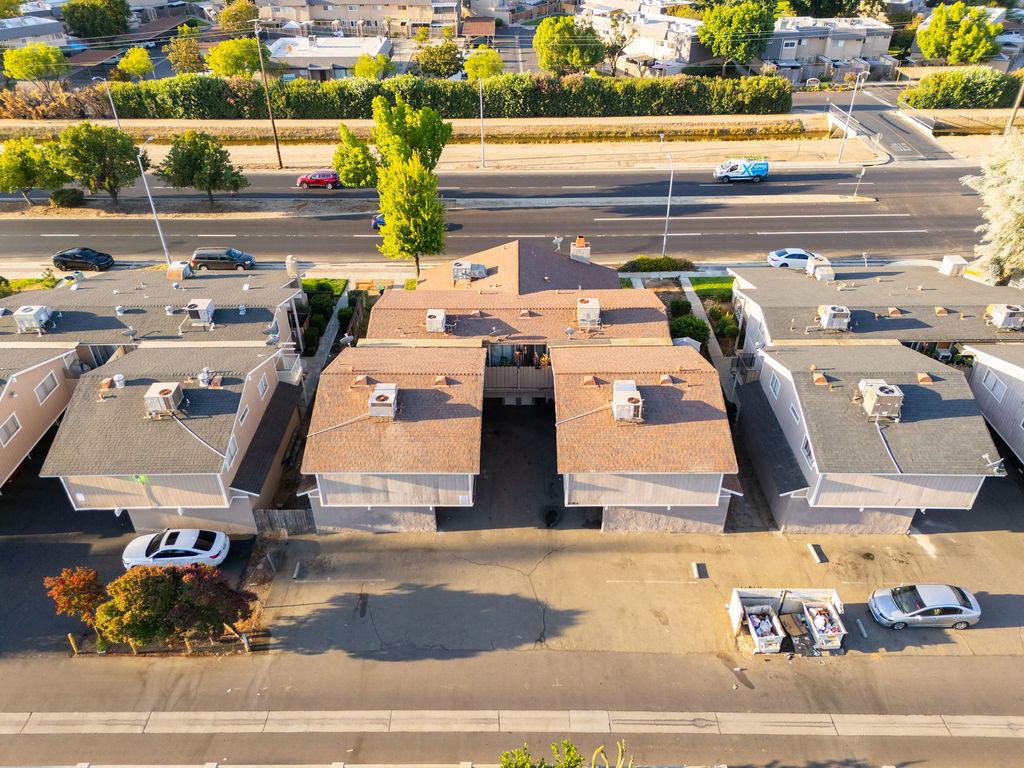 581 W Ashlan Ave, Clovis, CA 93612