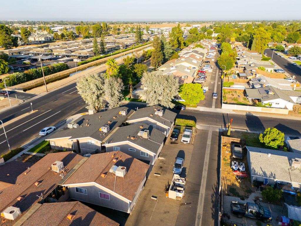 581 W Ashlan Ave, Clovis, CA 93612