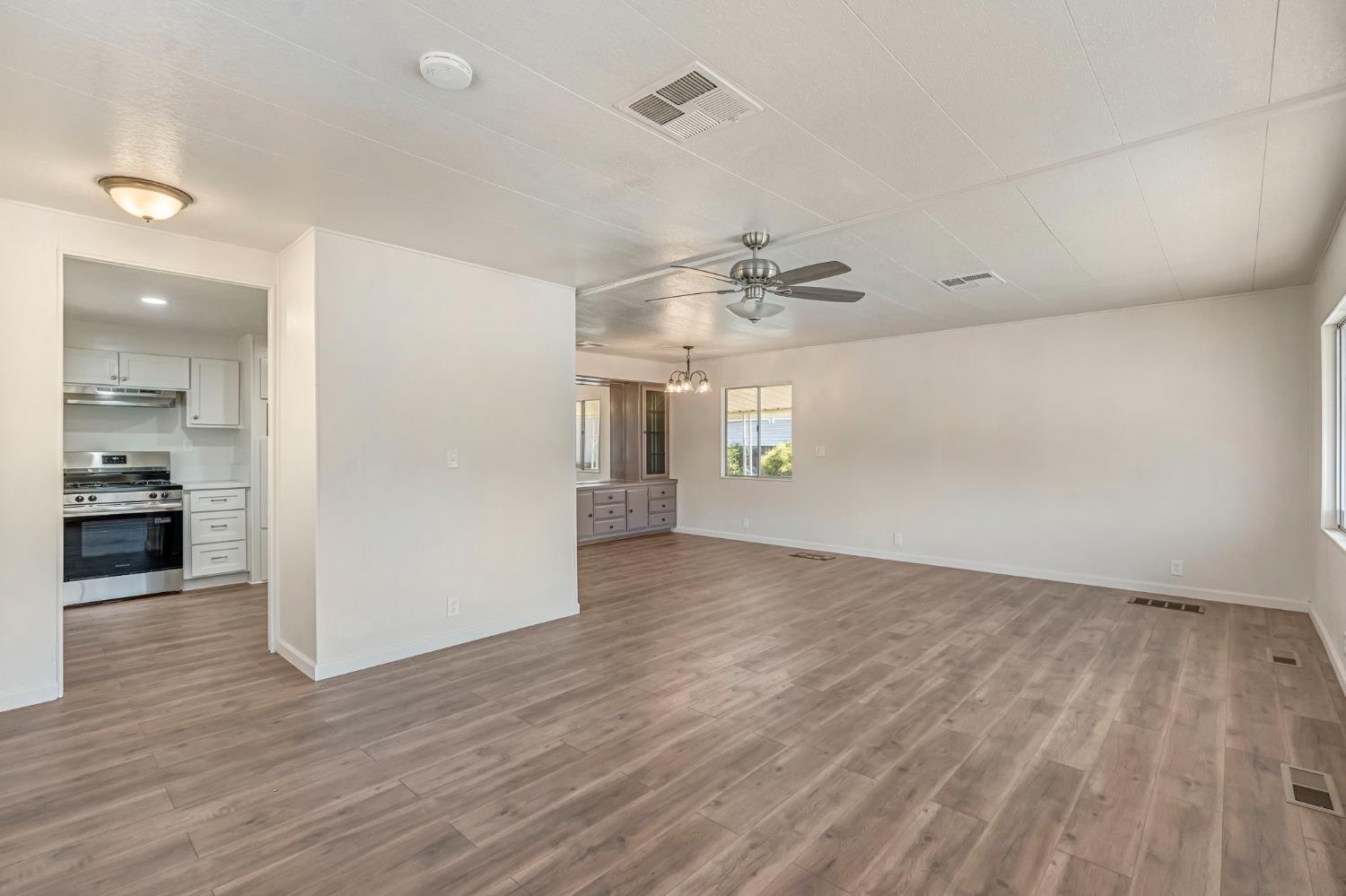 105 W Herndon Ave #132, Pinedale, CA 93650