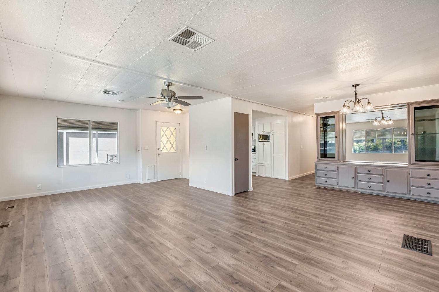 105 W Herndon Ave #132, Pinedale, CA 93650