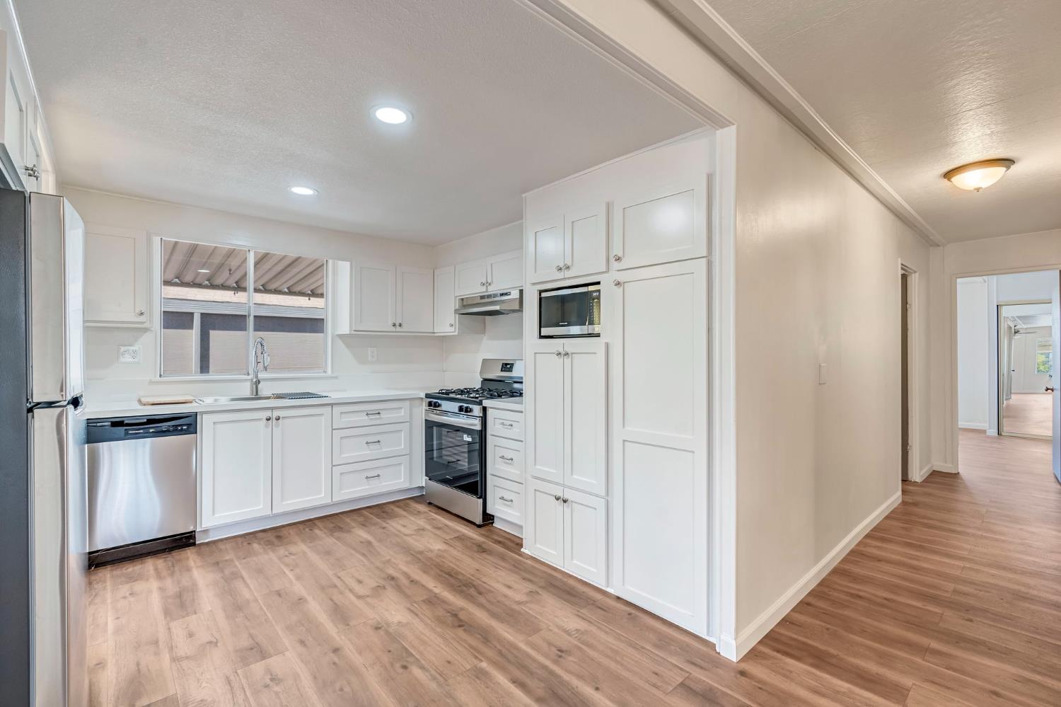 105 W Herndon Ave #132, Pinedale, CA 93650