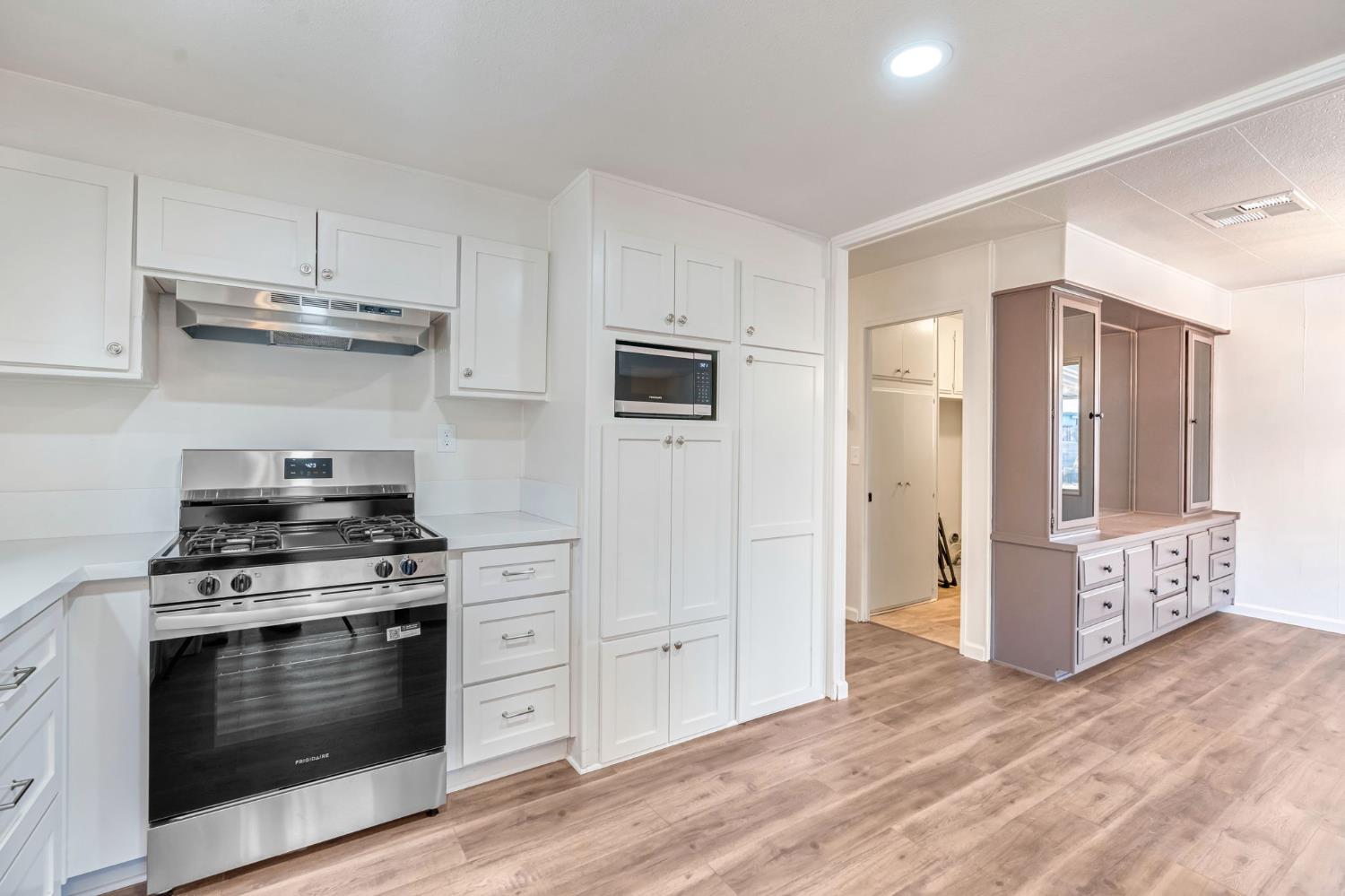 105 W Herndon Ave #132, Pinedale, CA 93650