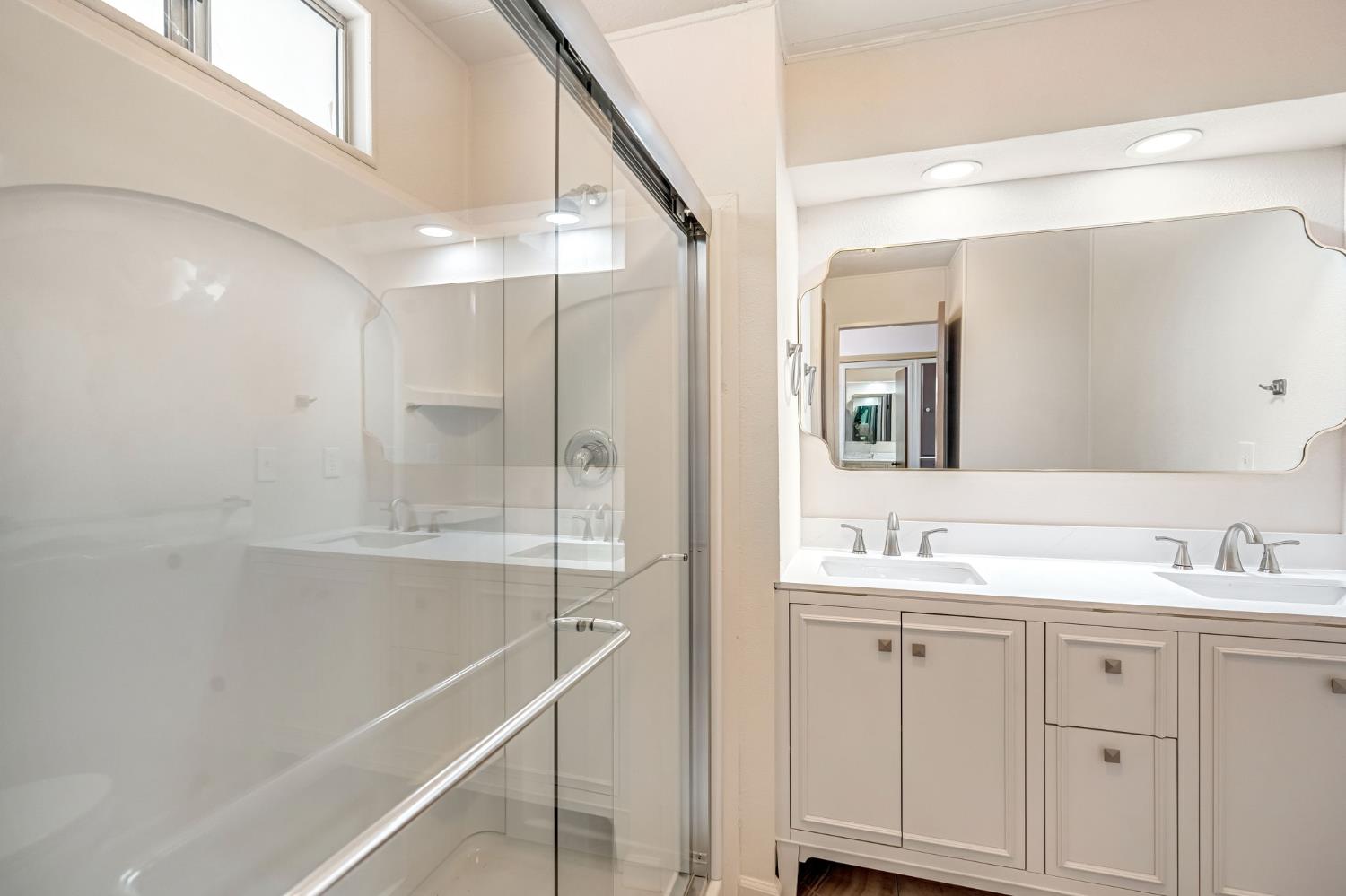 105 W Herndon Ave #132, Pinedale, CA 93650