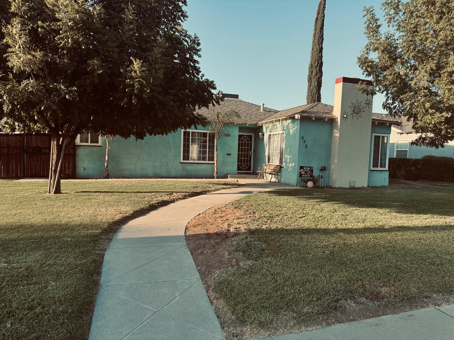 848 W Floradora Ave, Fresno, CA 93728