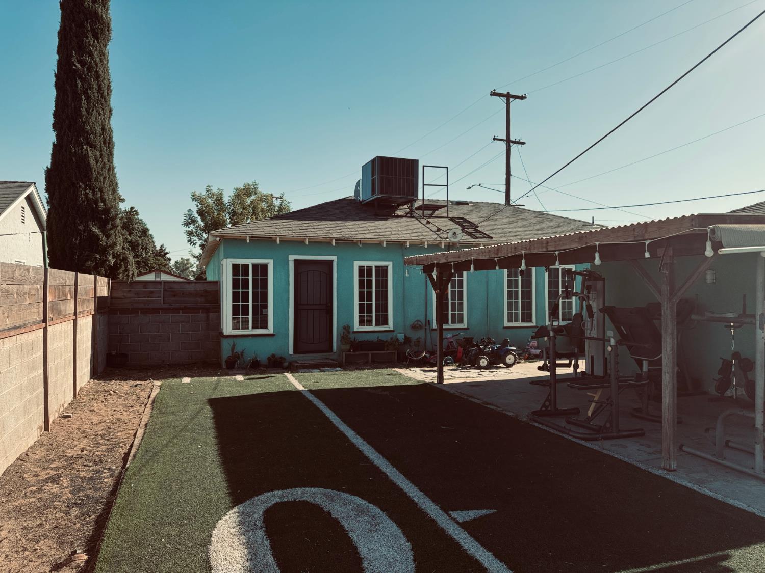 848 W Floradora Ave, Fresno, CA 93728