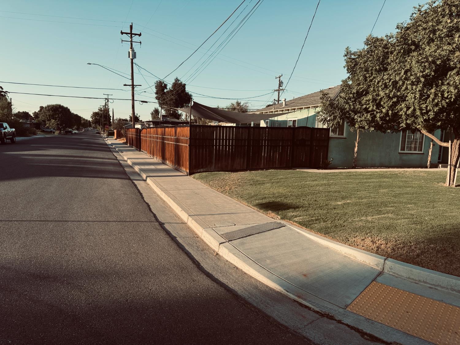 848 W Floradora Ave, Fresno, CA 93728