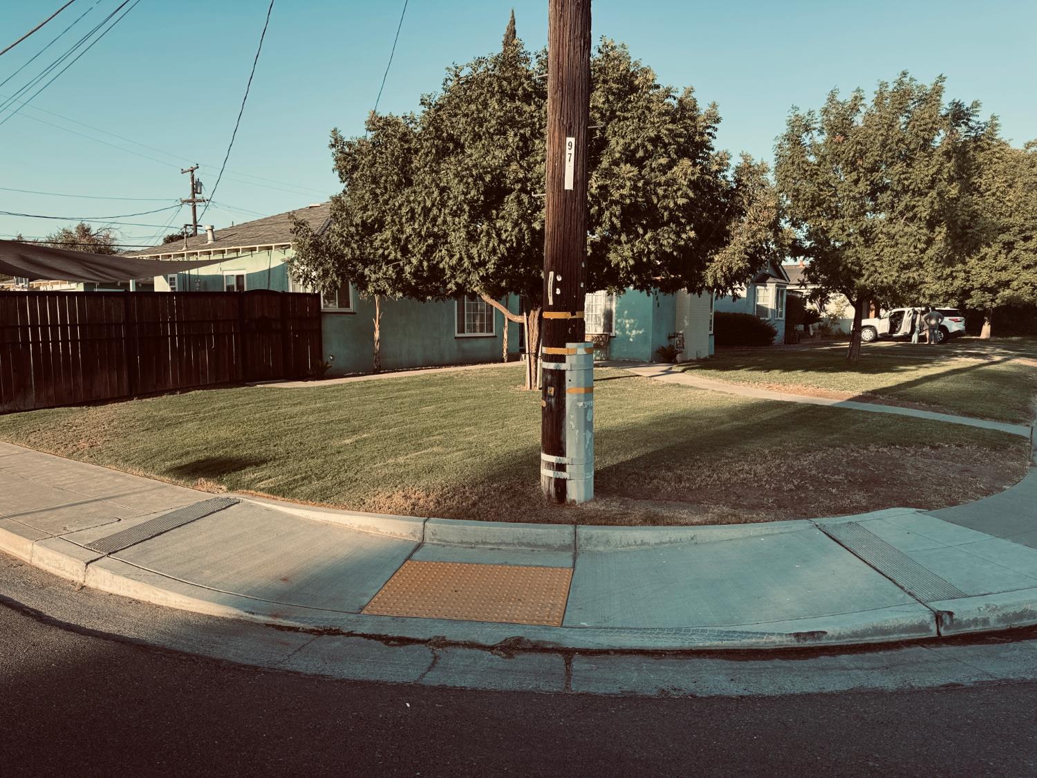 848 W Floradora Ave, Fresno, CA 93728