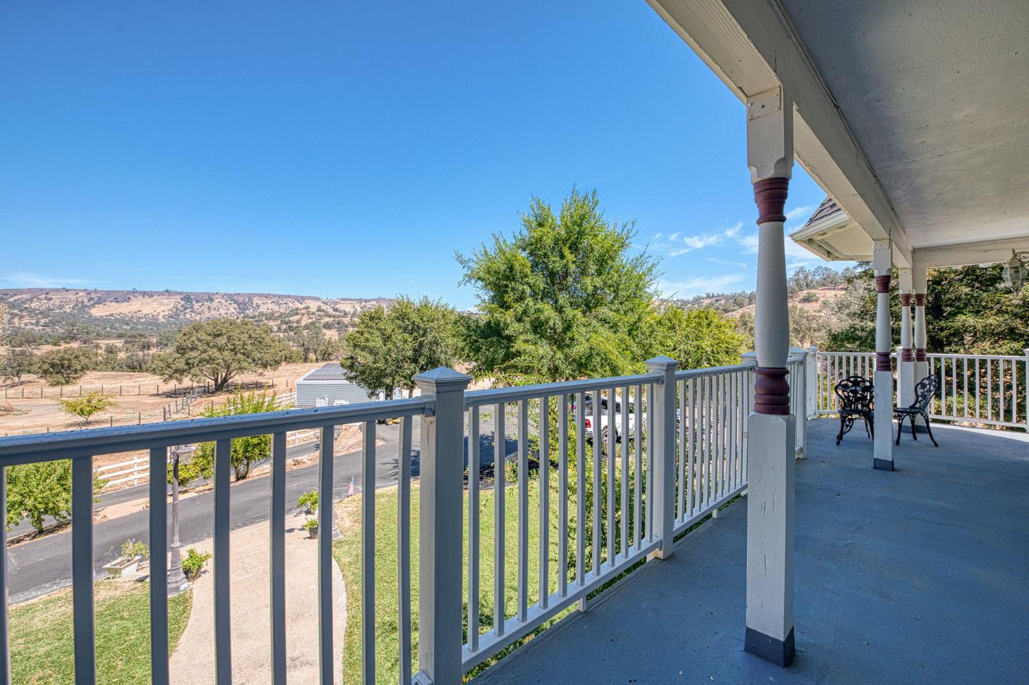 22706 Stagecoach Ln, Clovis, CA 93619