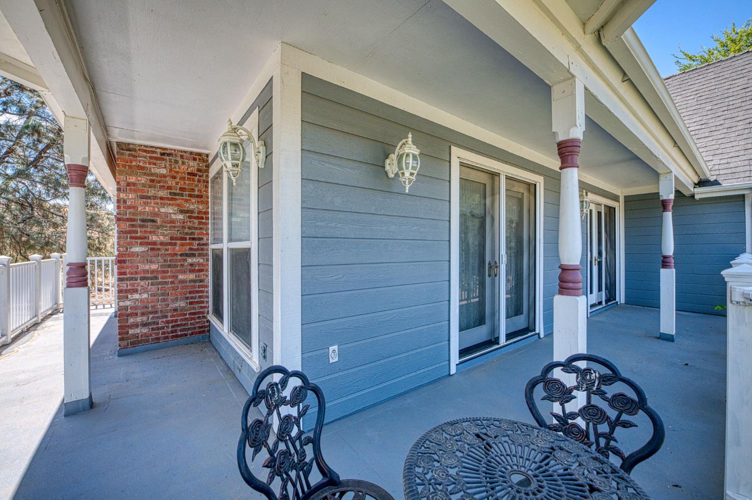 22706 Stagecoach Ln, Clovis, CA 93619
