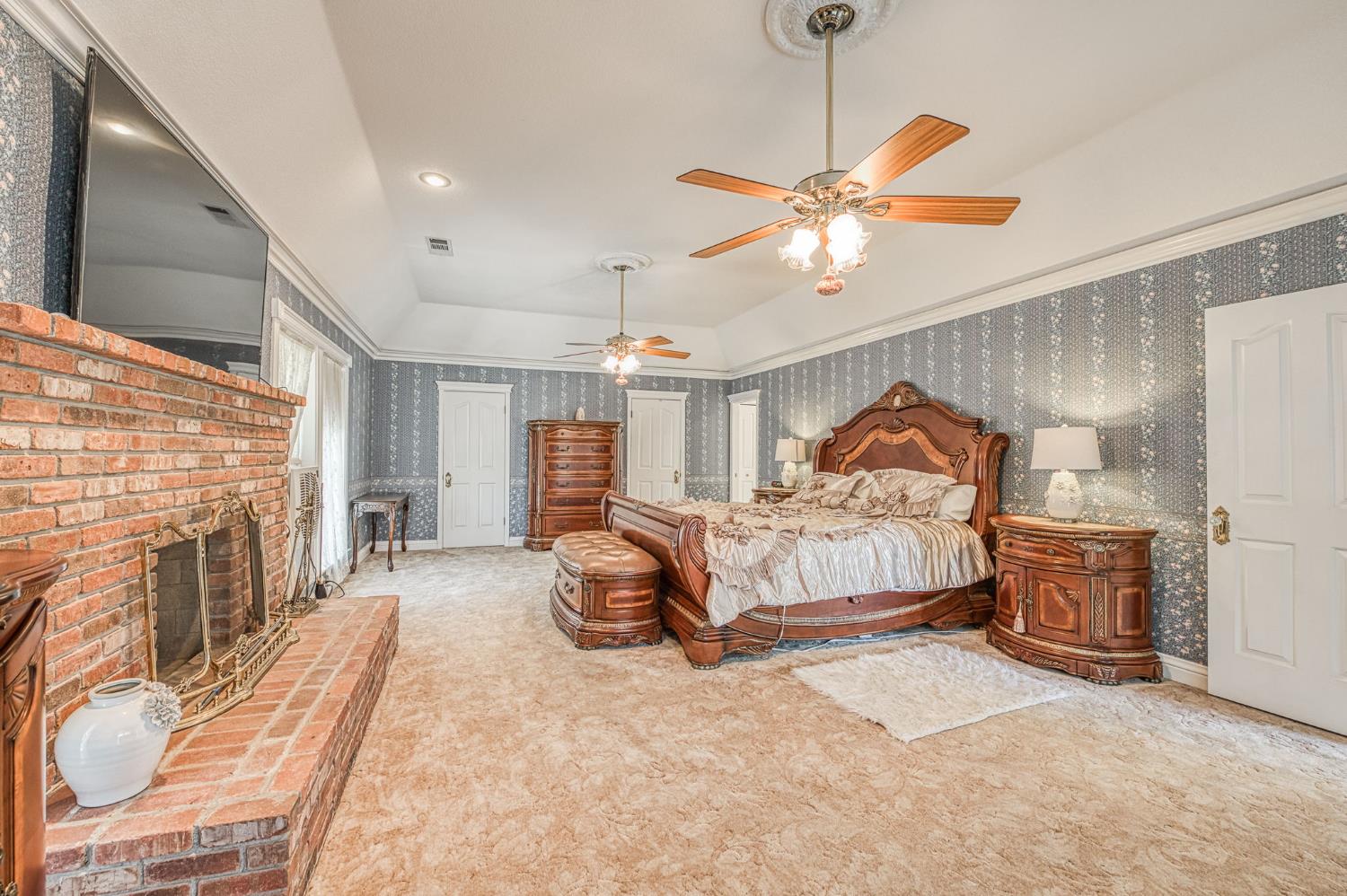 22706 Stagecoach Ln, Clovis, CA 93619