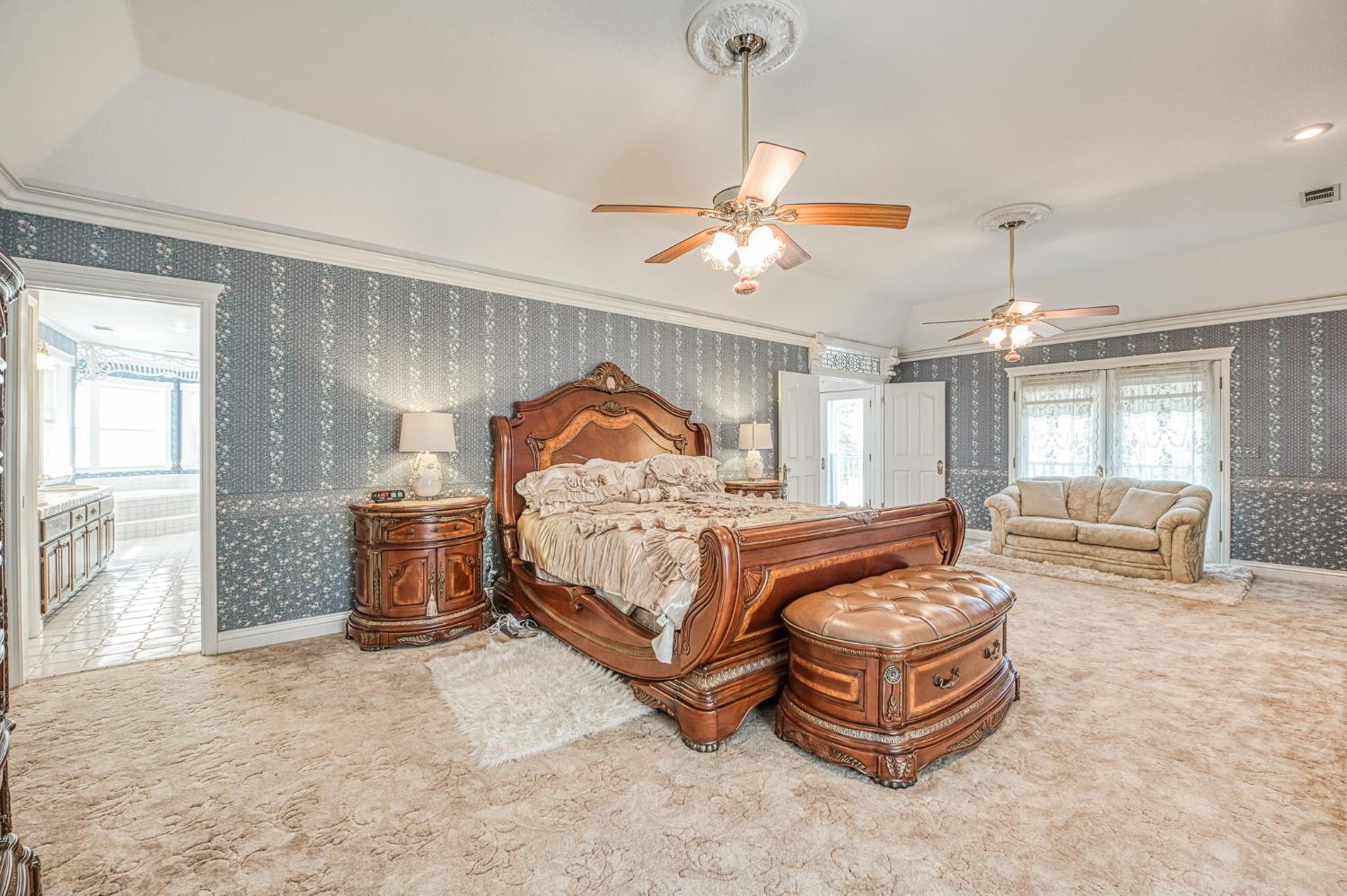 22706 Stagecoach Ln, Clovis, CA 93619