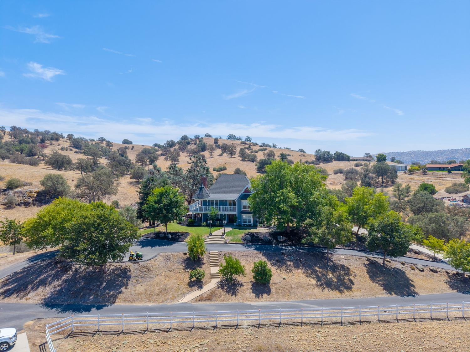 22706 Stagecoach Ln, Clovis, CA 93619
