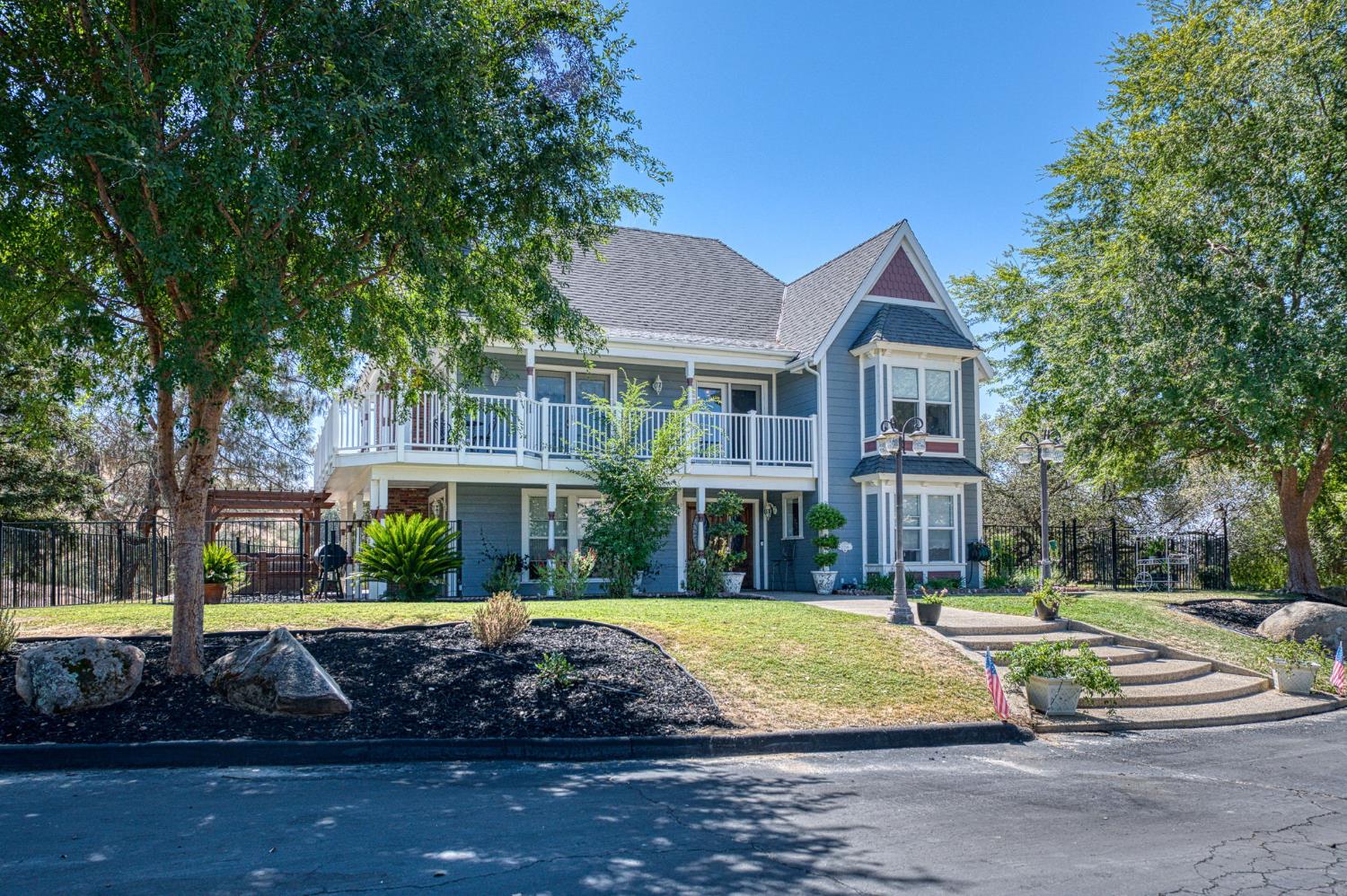 22706 Stagecoach Ln, Clovis, CA 93619