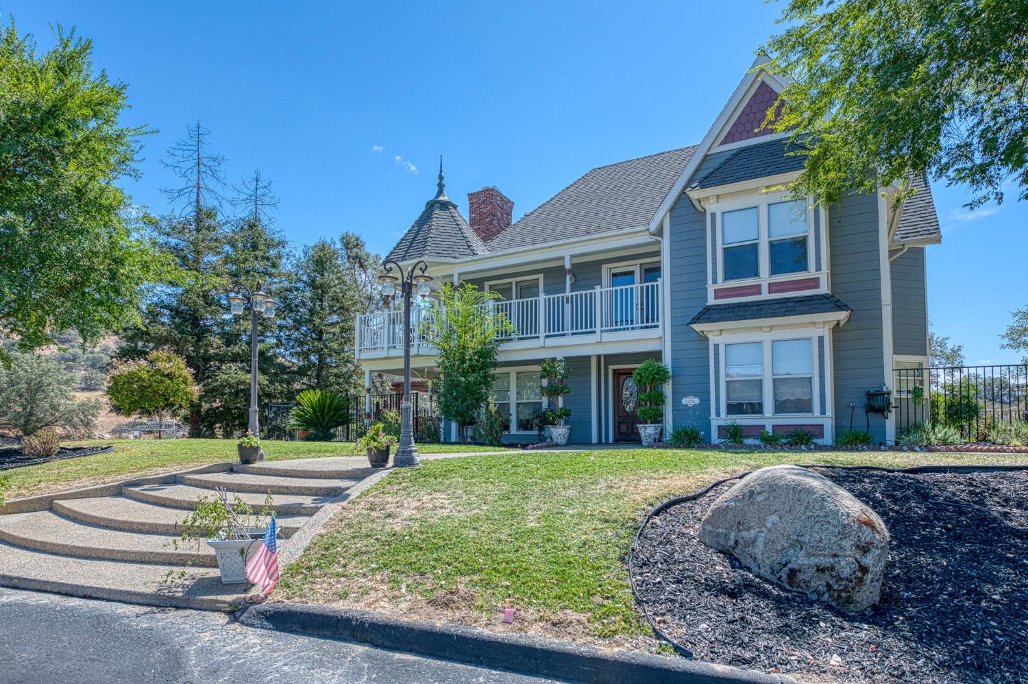 22706 Stagecoach Ln, Clovis, CA 93619