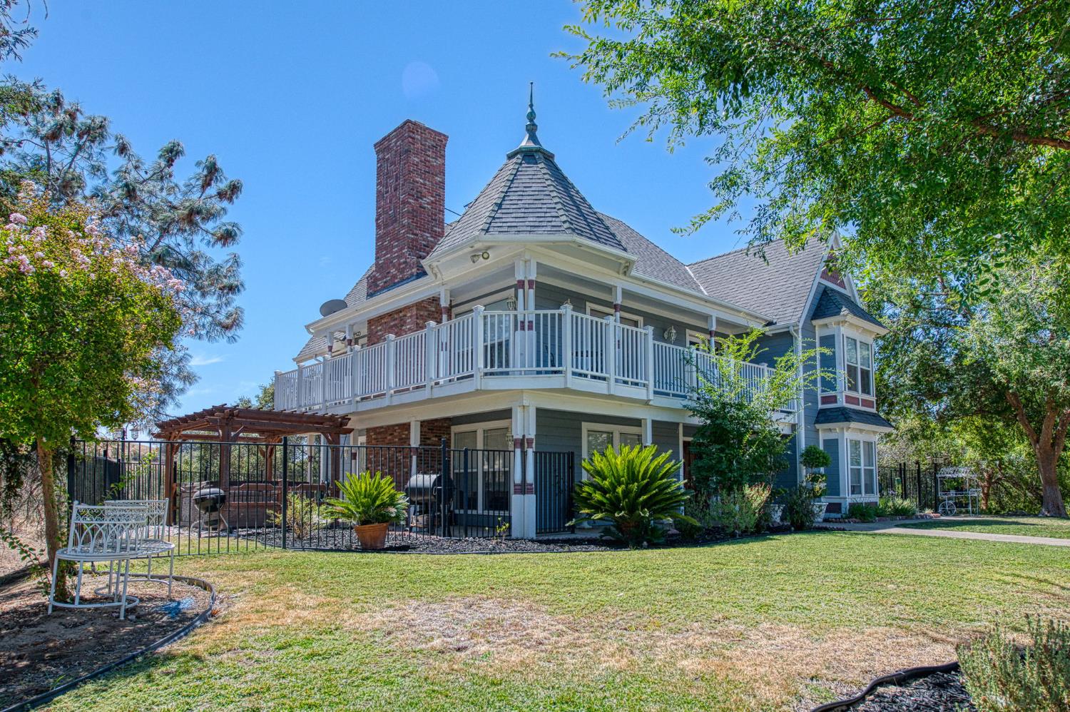 22706 Stagecoach Ln, Clovis, CA 93619