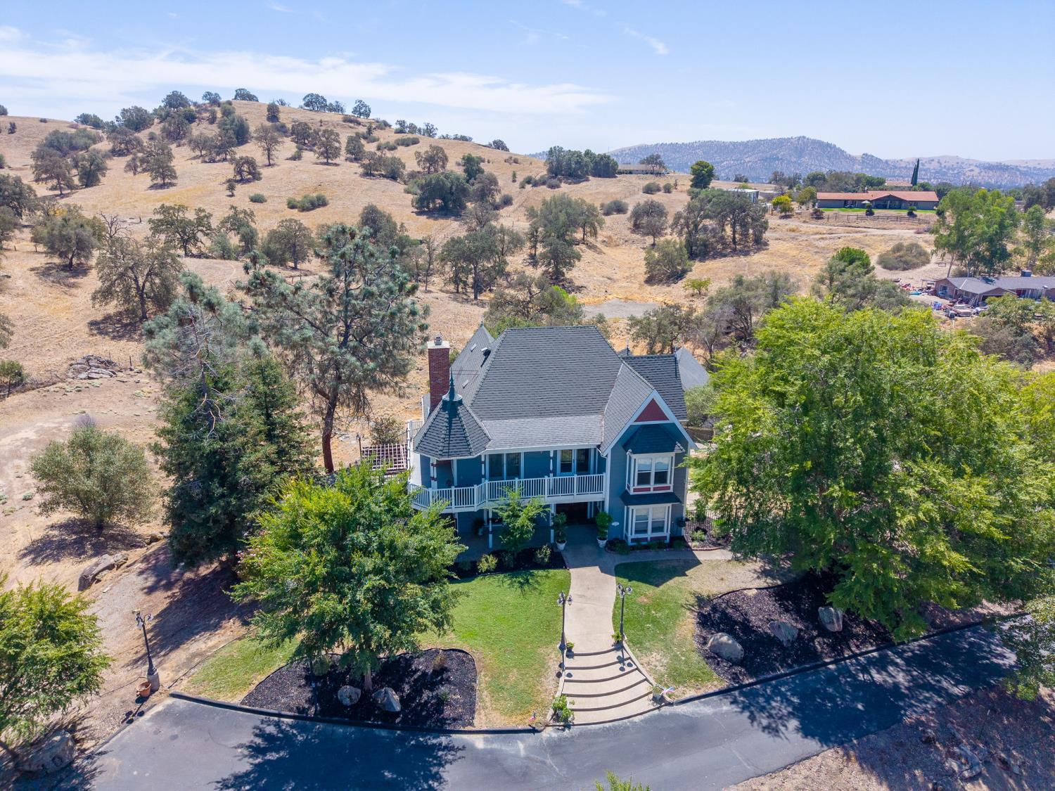 22706 Stagecoach Ln, Clovis, CA 93619