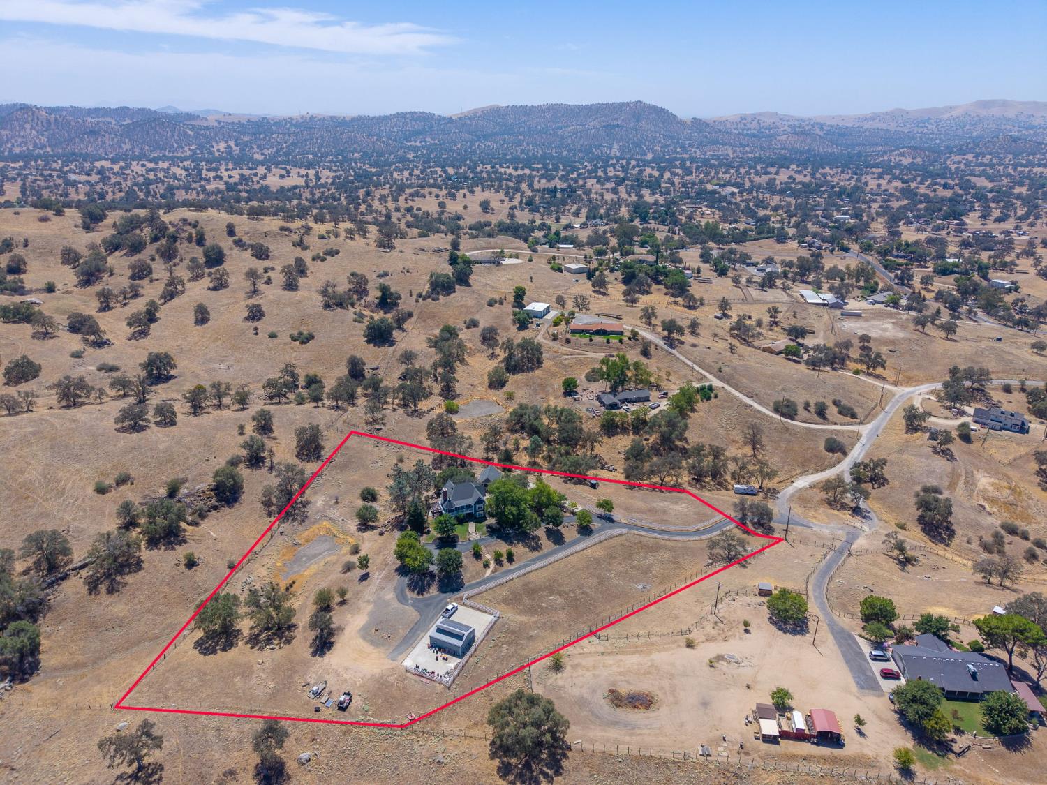 22706 Stagecoach Ln, Clovis, CA 93619