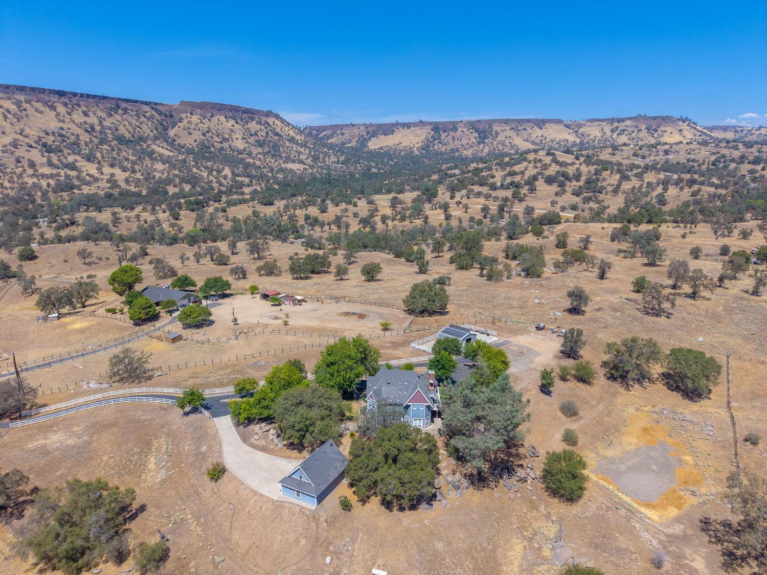 22706 Stagecoach Ln, Clovis, CA 93619