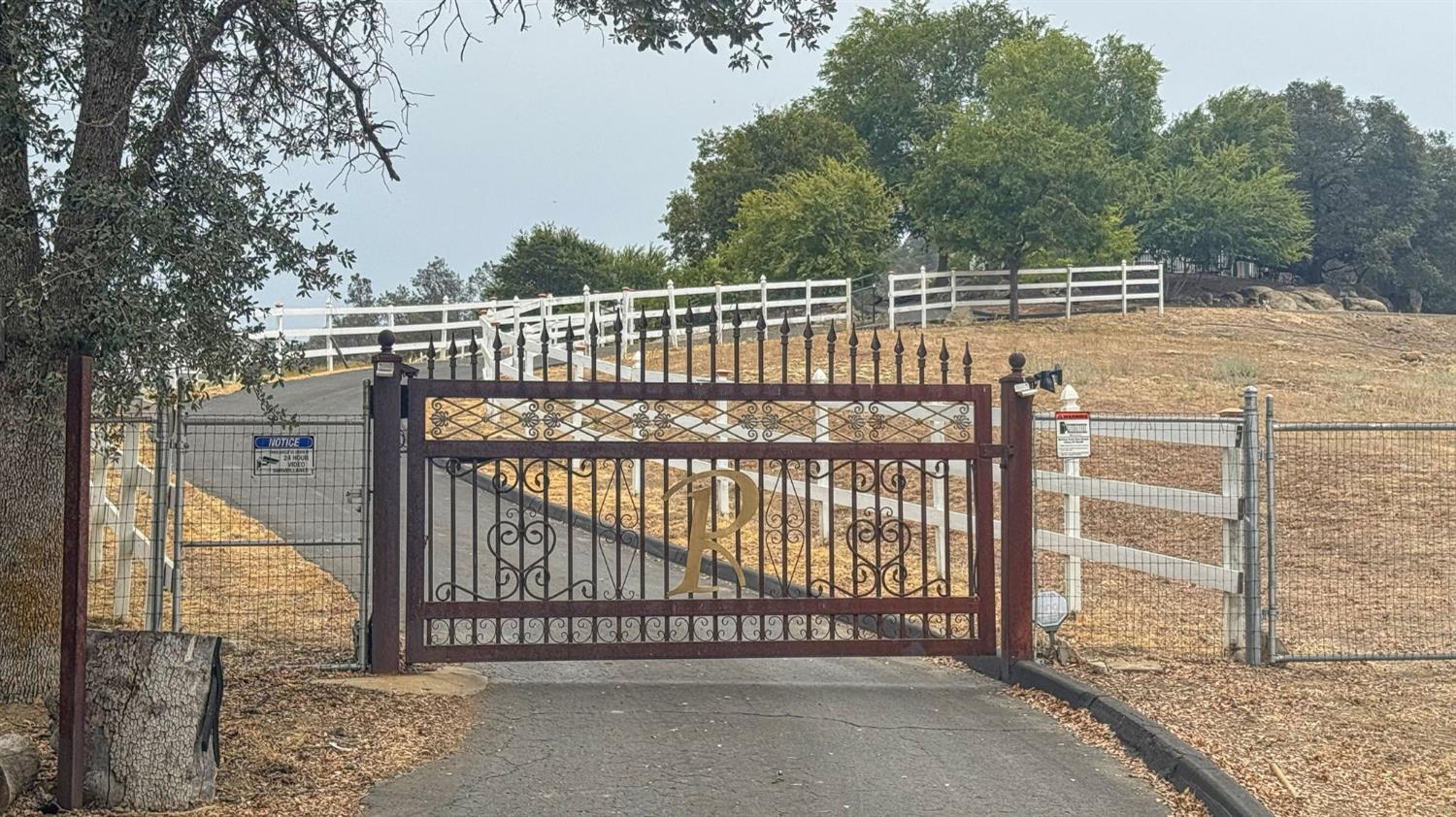 22706 Stagecoach Ln, Clovis, CA 93619