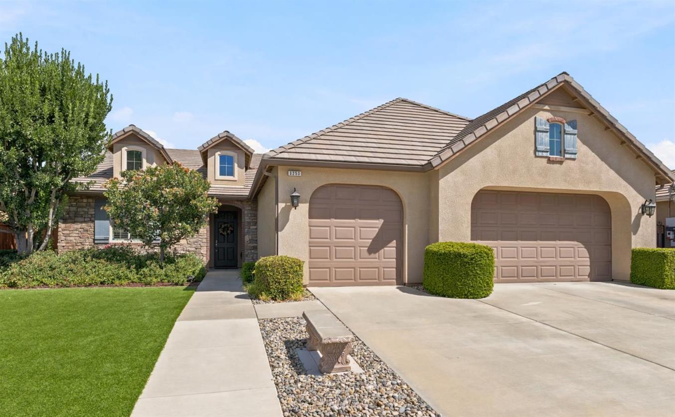 3253 Purvis Ave, Clovis, CA 93619