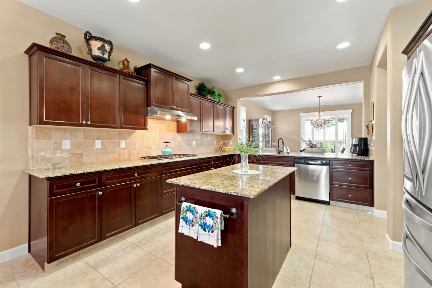 3253 Purvis Ave, Clovis, CA 93619