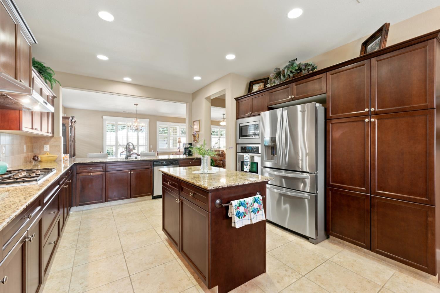 3253 Purvis Ave, Clovis, CA 93619