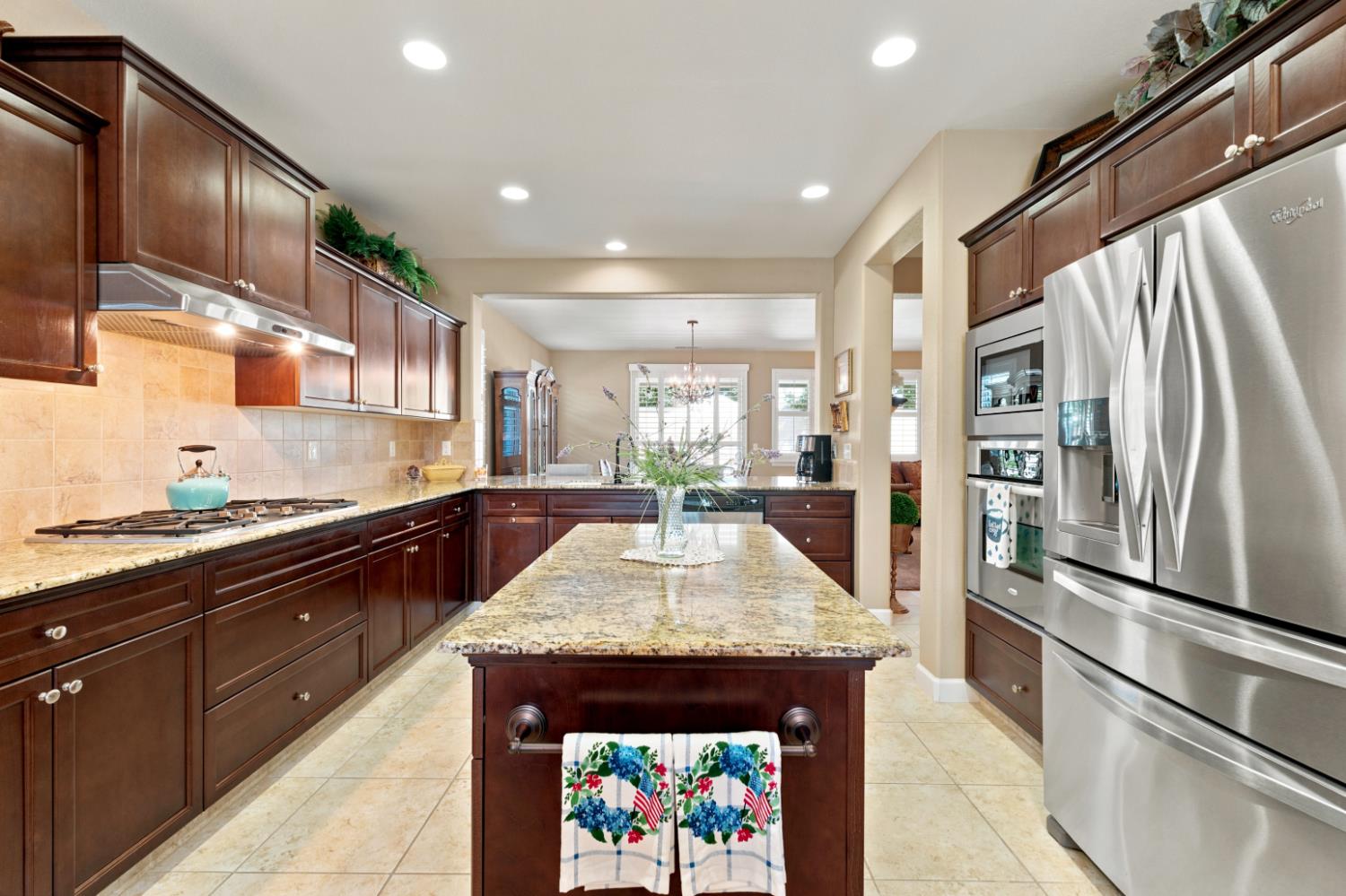 3253 Purvis Ave, Clovis, CA 93619