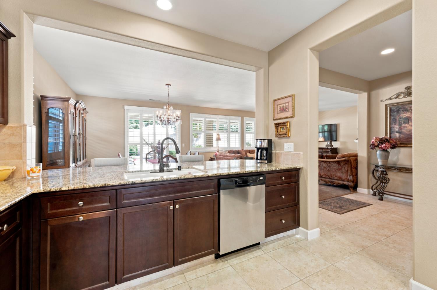 3253 Purvis Ave, Clovis, CA 93619