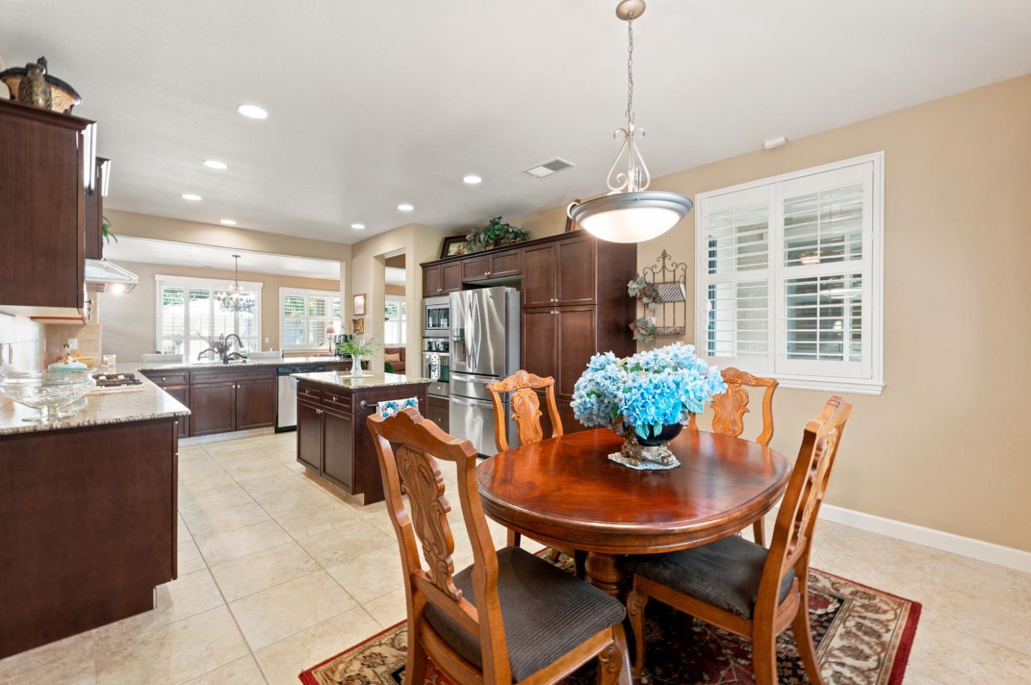 3253 Purvis Ave, Clovis, CA 93619