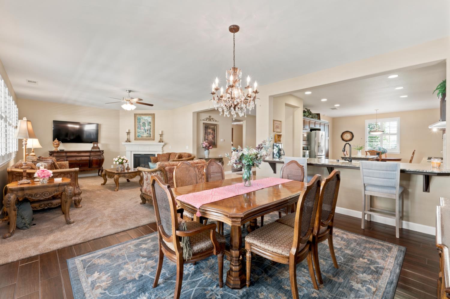 3253 Purvis Ave, Clovis, CA 93619