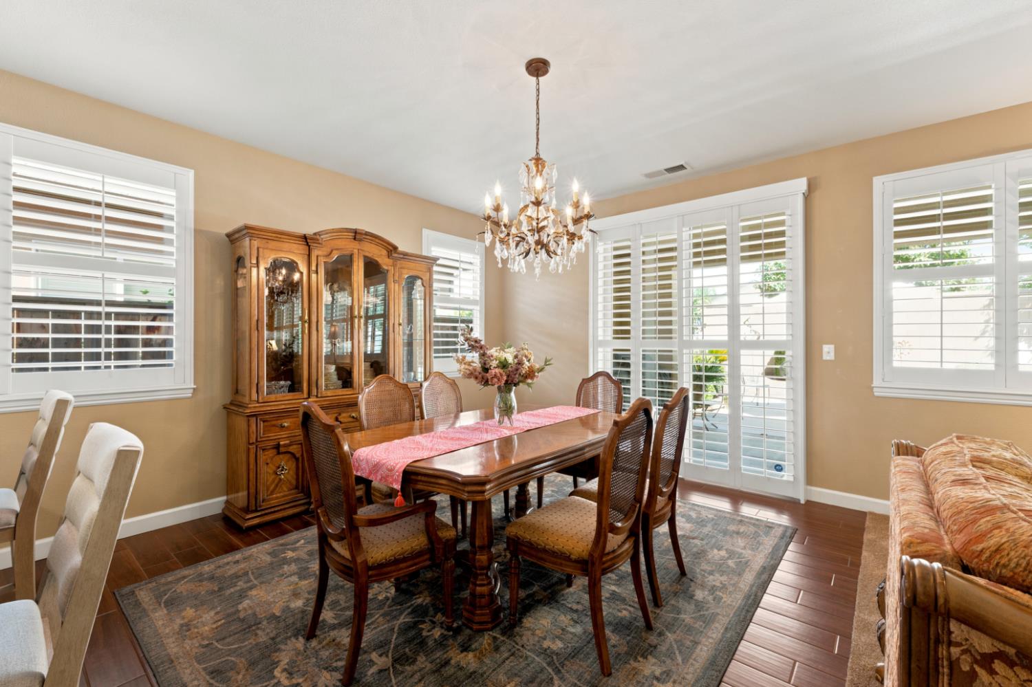 3253 Purvis Ave, Clovis, CA 93619