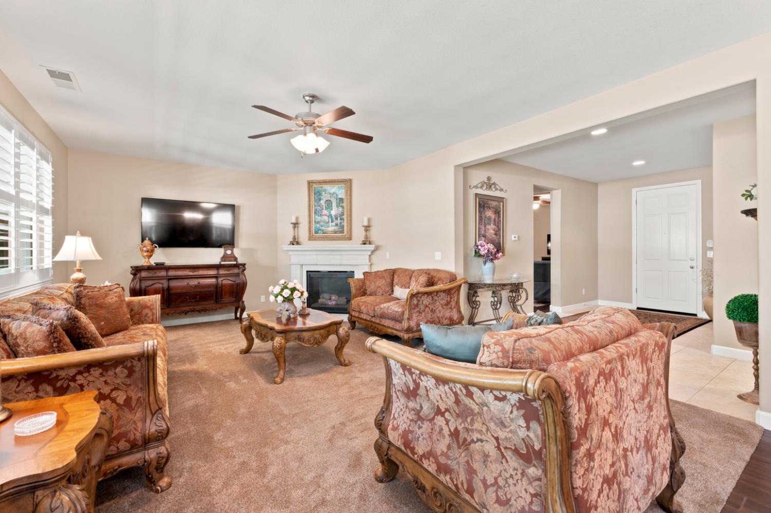3253 Purvis Ave, Clovis, CA 93619
