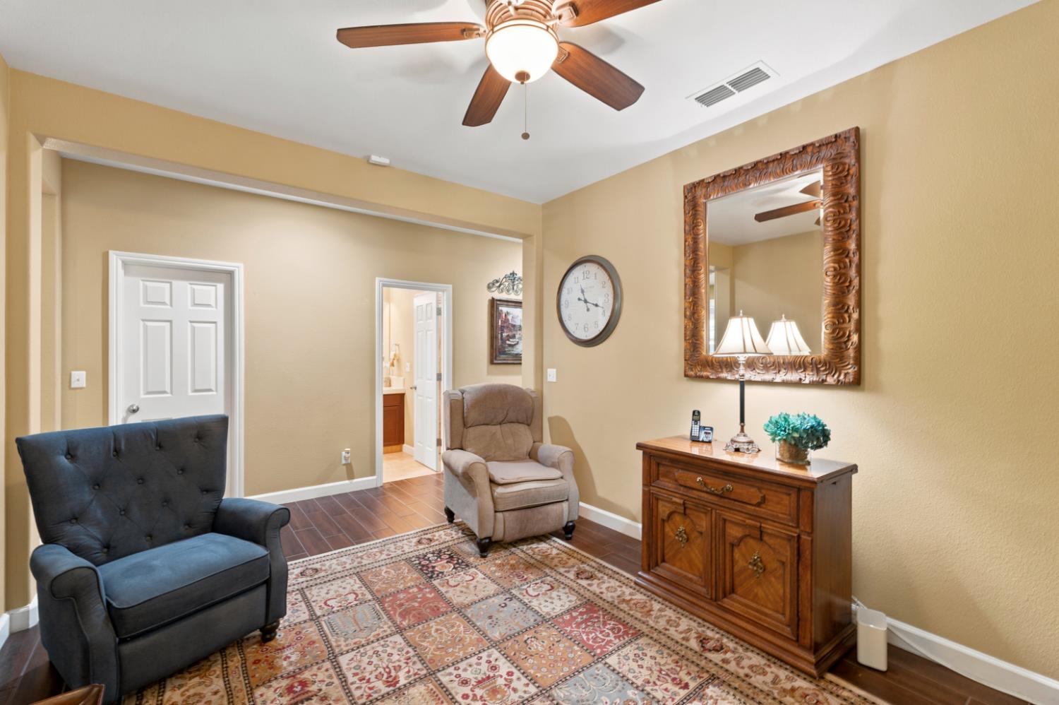 3253 Purvis Ave, Clovis, CA 93619