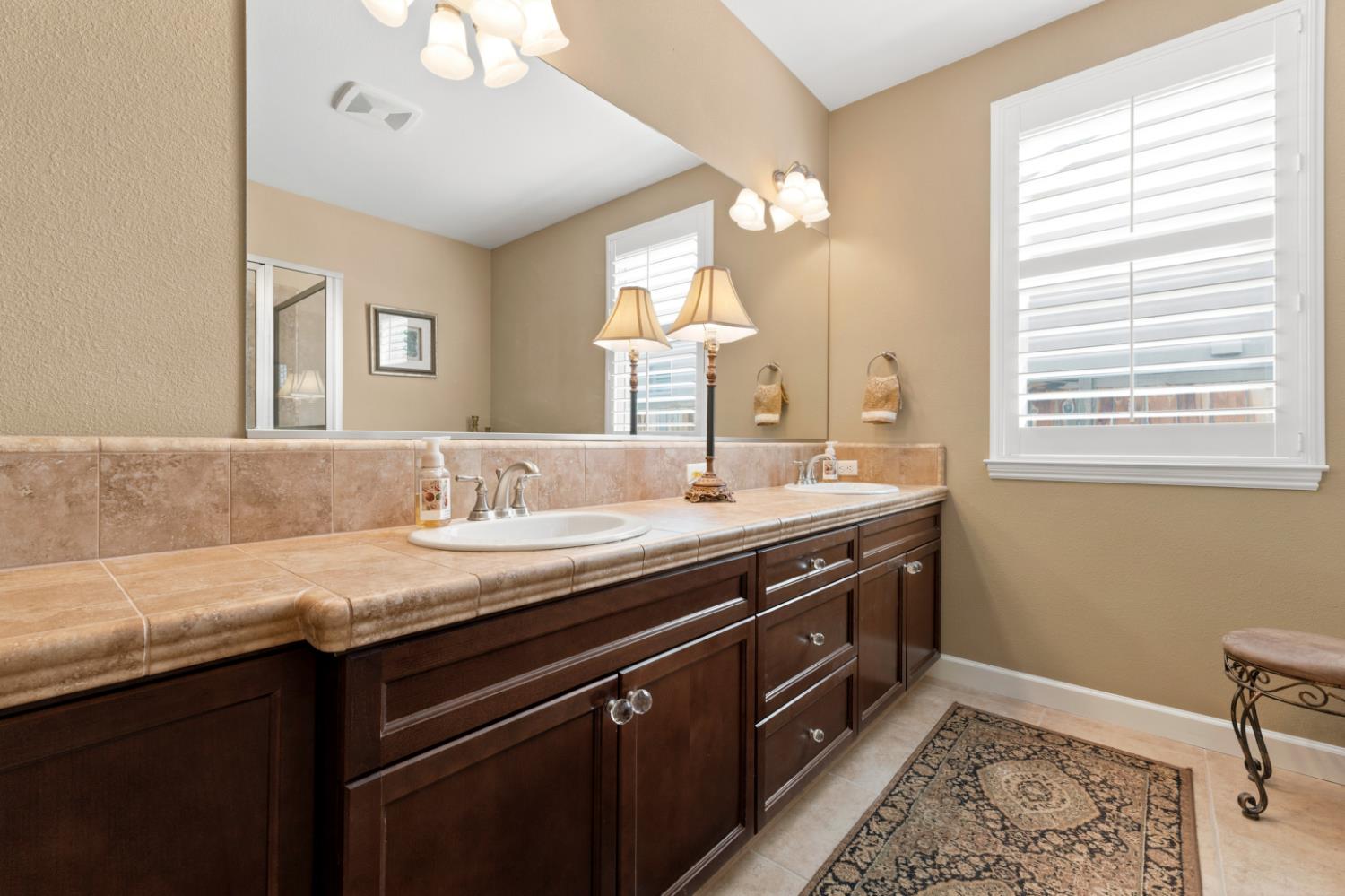 3253 Purvis Ave, Clovis, CA 93619