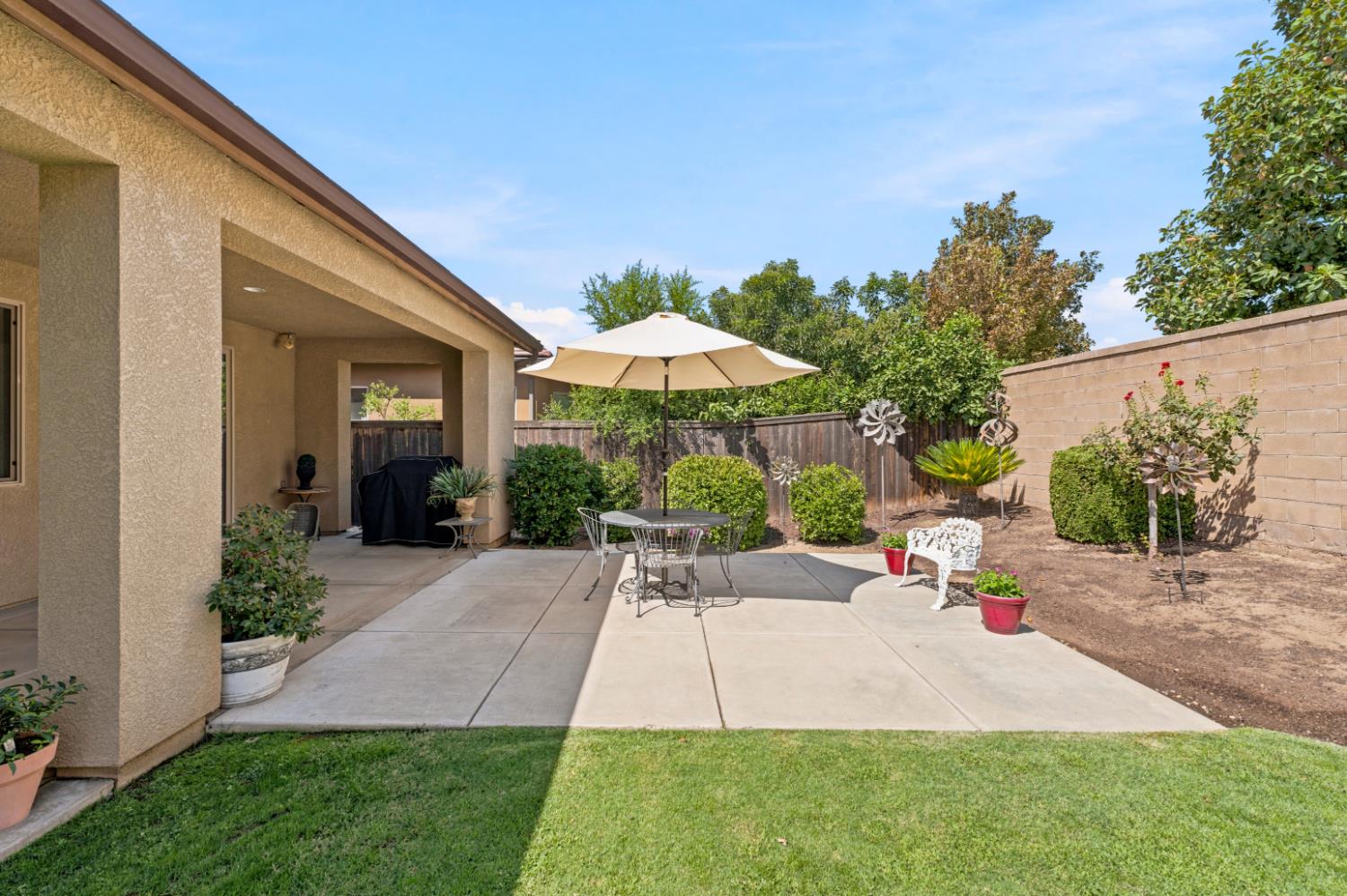 3253 Purvis Ave, Clovis, CA 93619