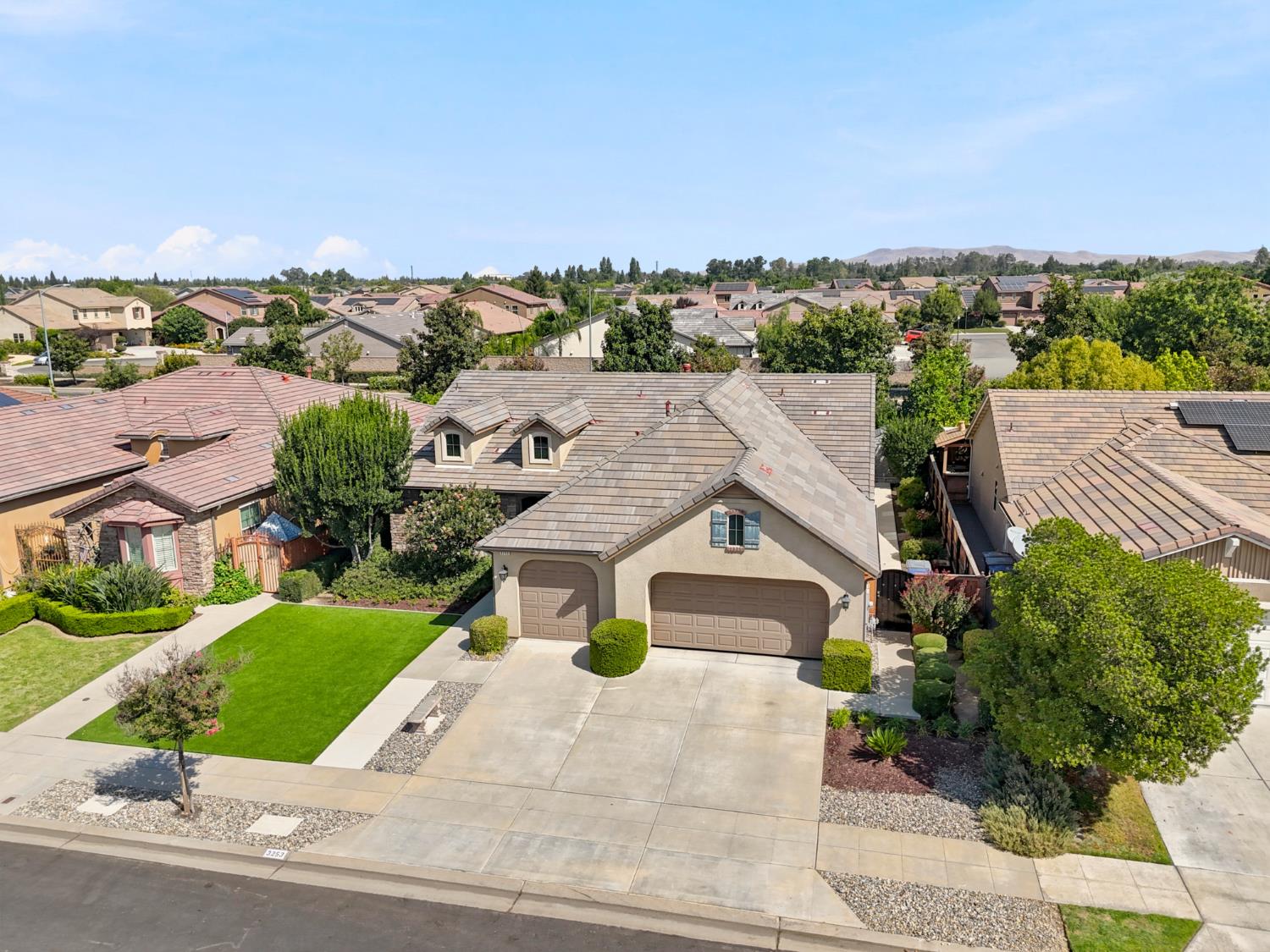 3253 Purvis Ave, Clovis, CA 93619