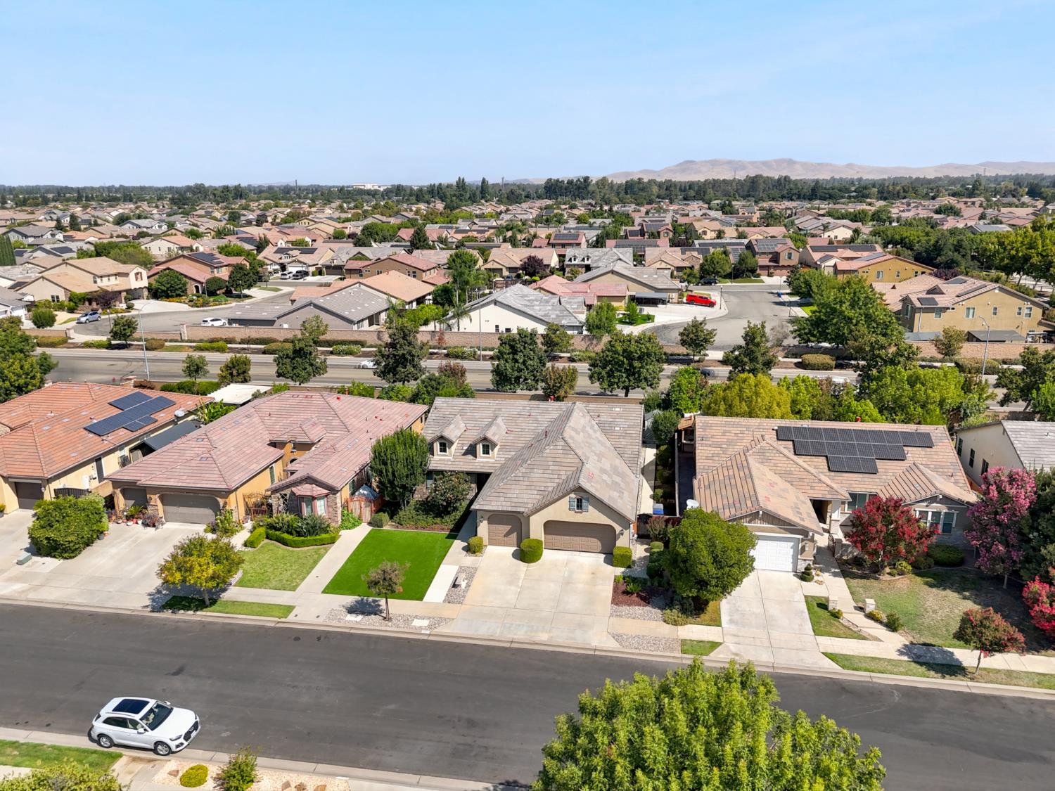 3253 Purvis Ave, Clovis, CA 93619