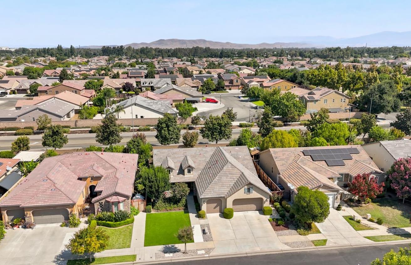 3253 Purvis Ave, Clovis, CA 93619