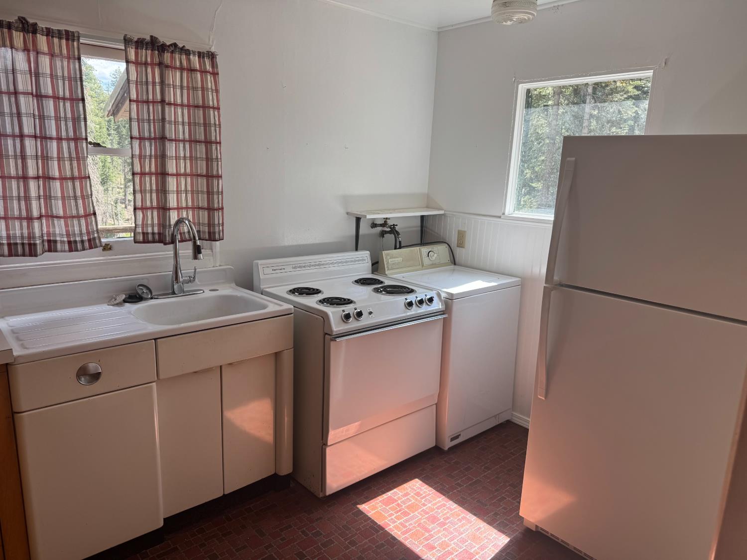 60488 Blueberry Ln, Lakeshore, CA 93634