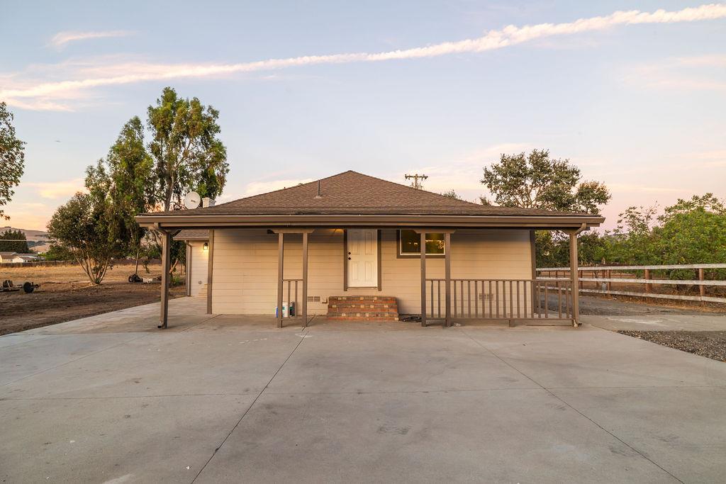 12835 Columbet, Gilroy, CA 95046