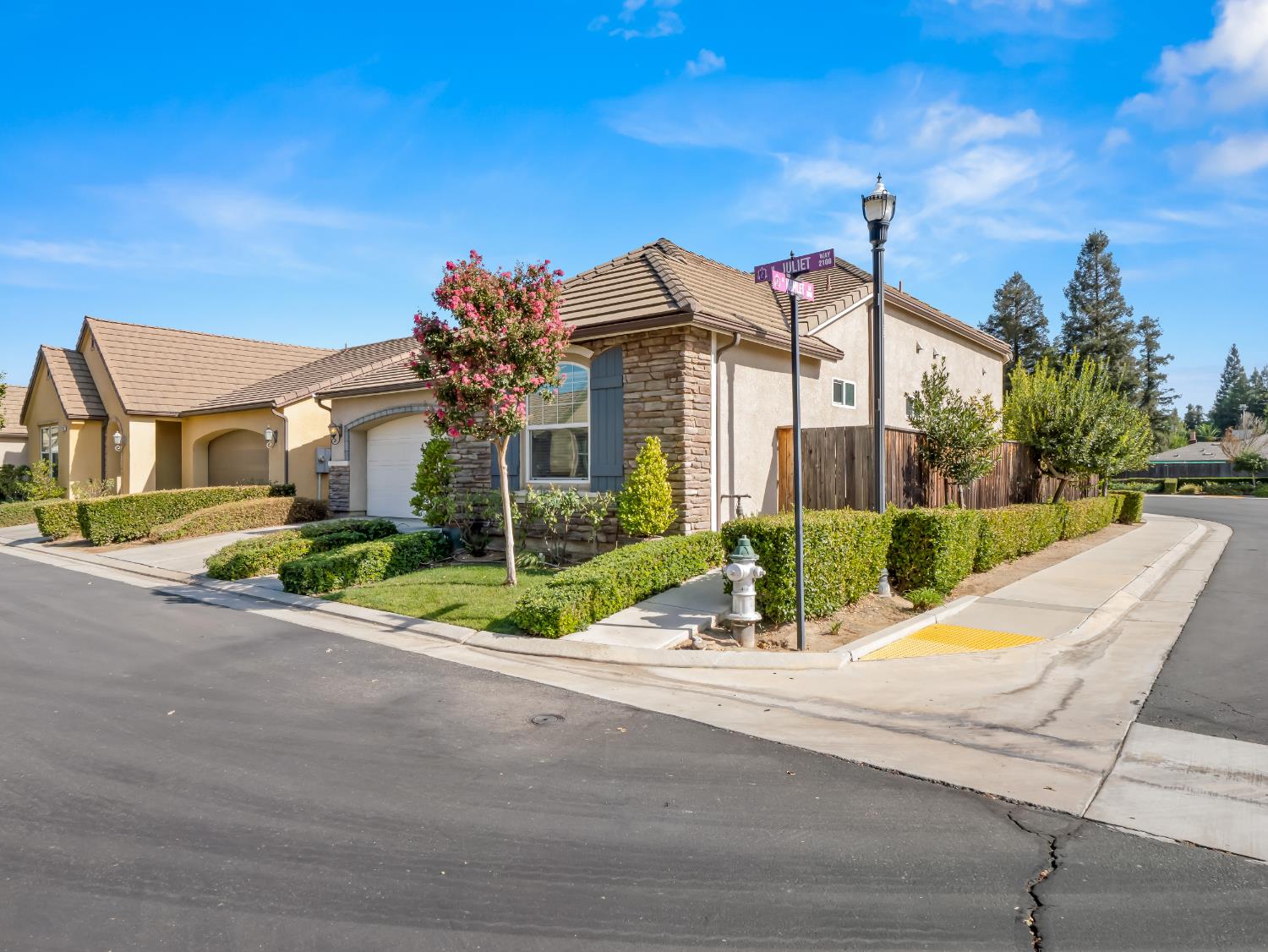 2181 W Juliet Way, Fresno, CA 93711