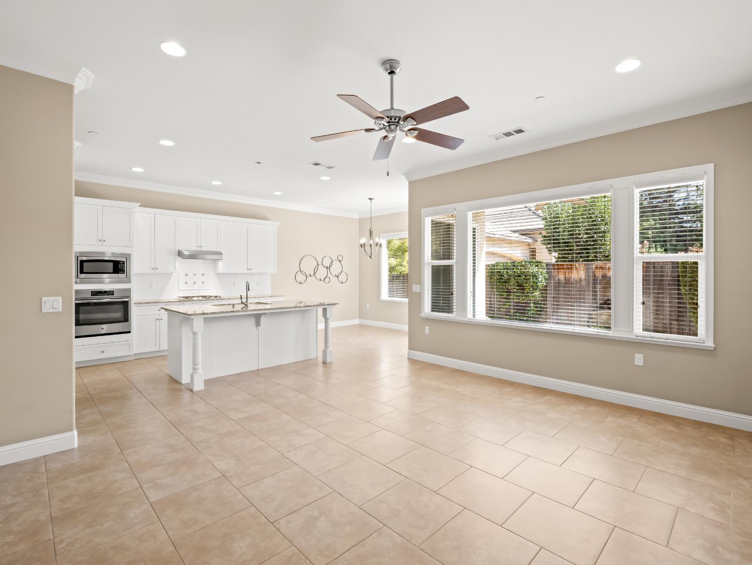 2181 W Juliet Way, Fresno, CA 93711