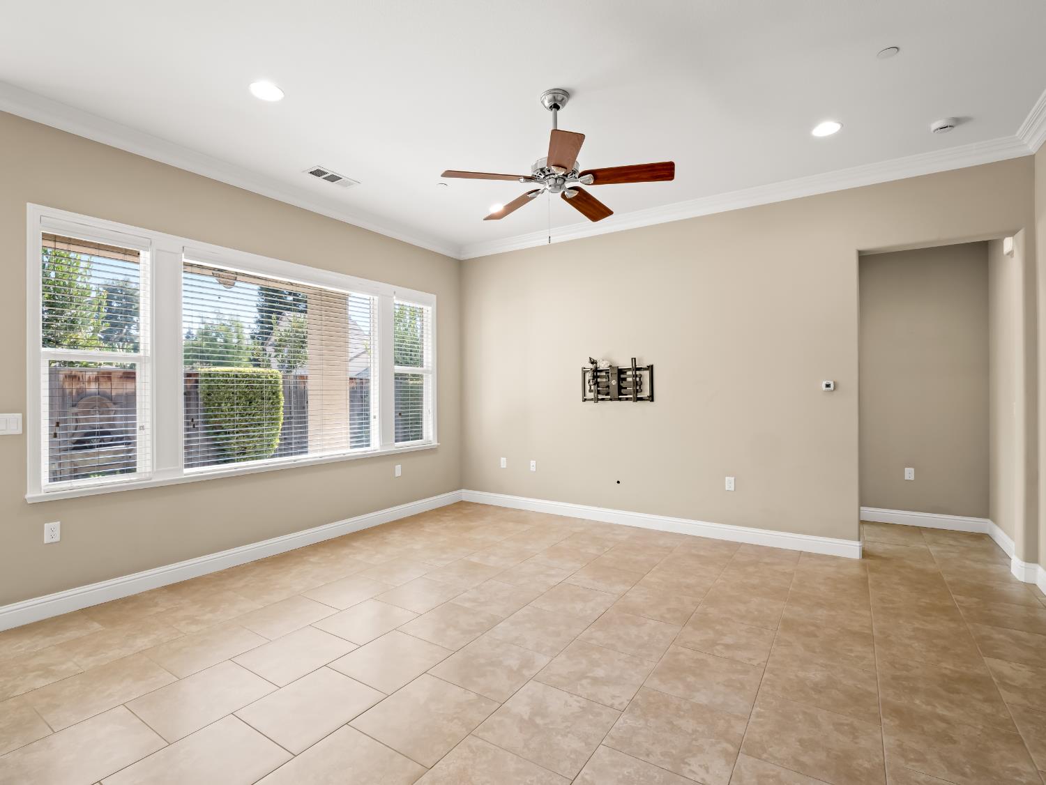 2181 W Juliet Way, Fresno, CA 93711