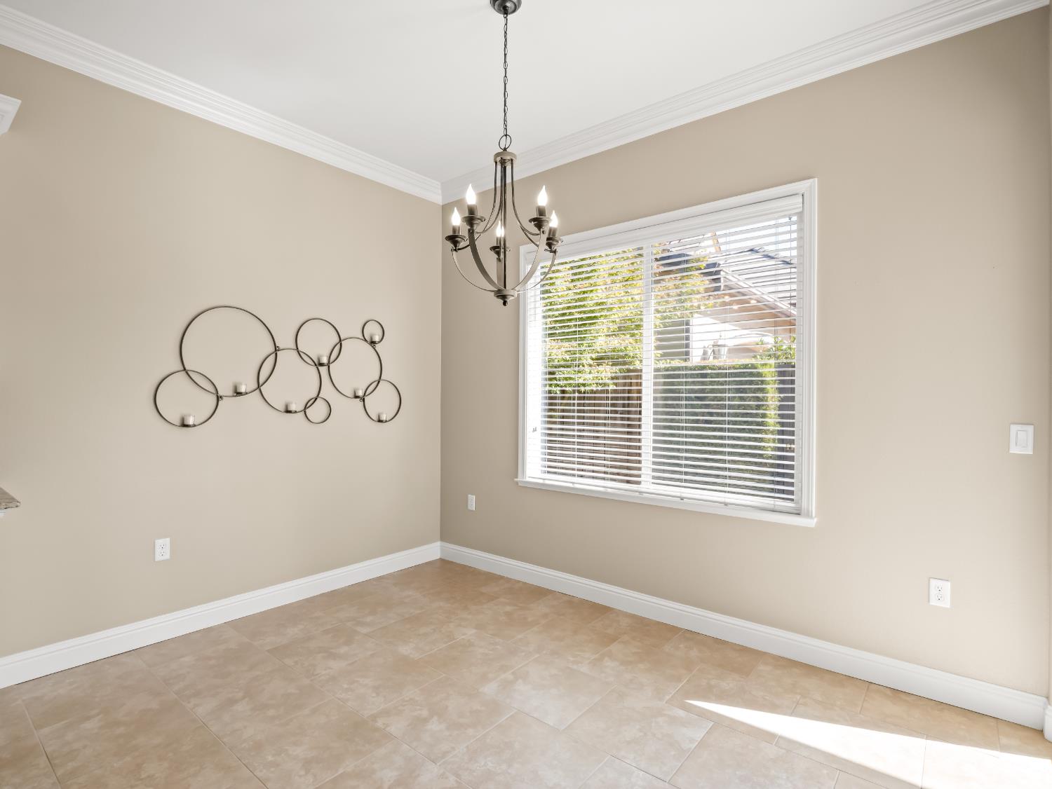 2181 W Juliet Way, Fresno, CA 93711
