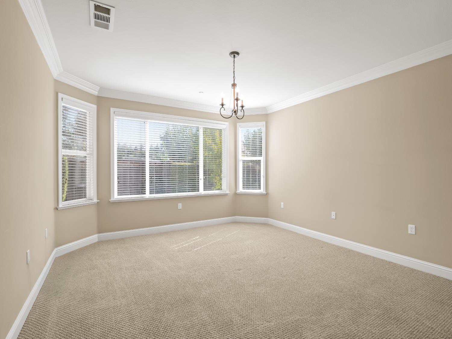 2181 W Juliet Way, Fresno, CA 93711