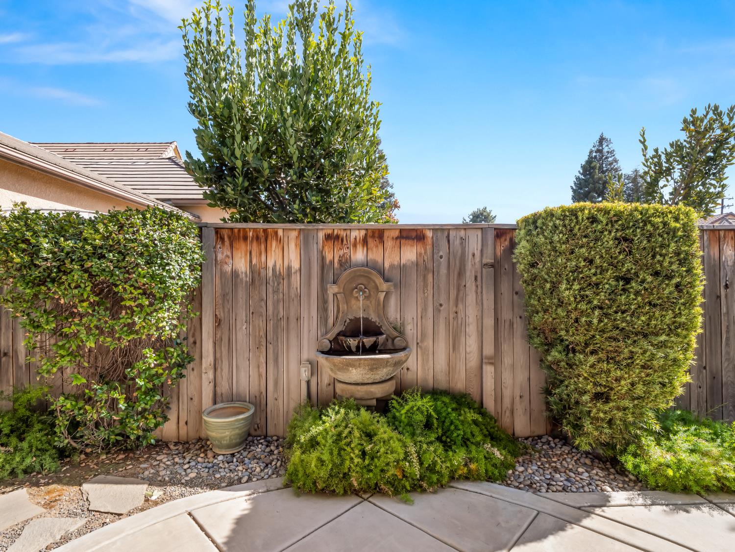 2181 W Juliet Way, Fresno, CA 93711