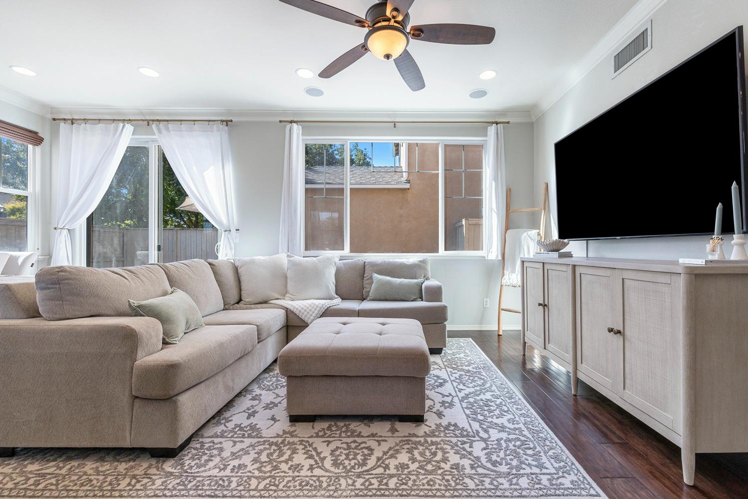 4001 Harlan Ranch Blvd, Clovis, CA 93619