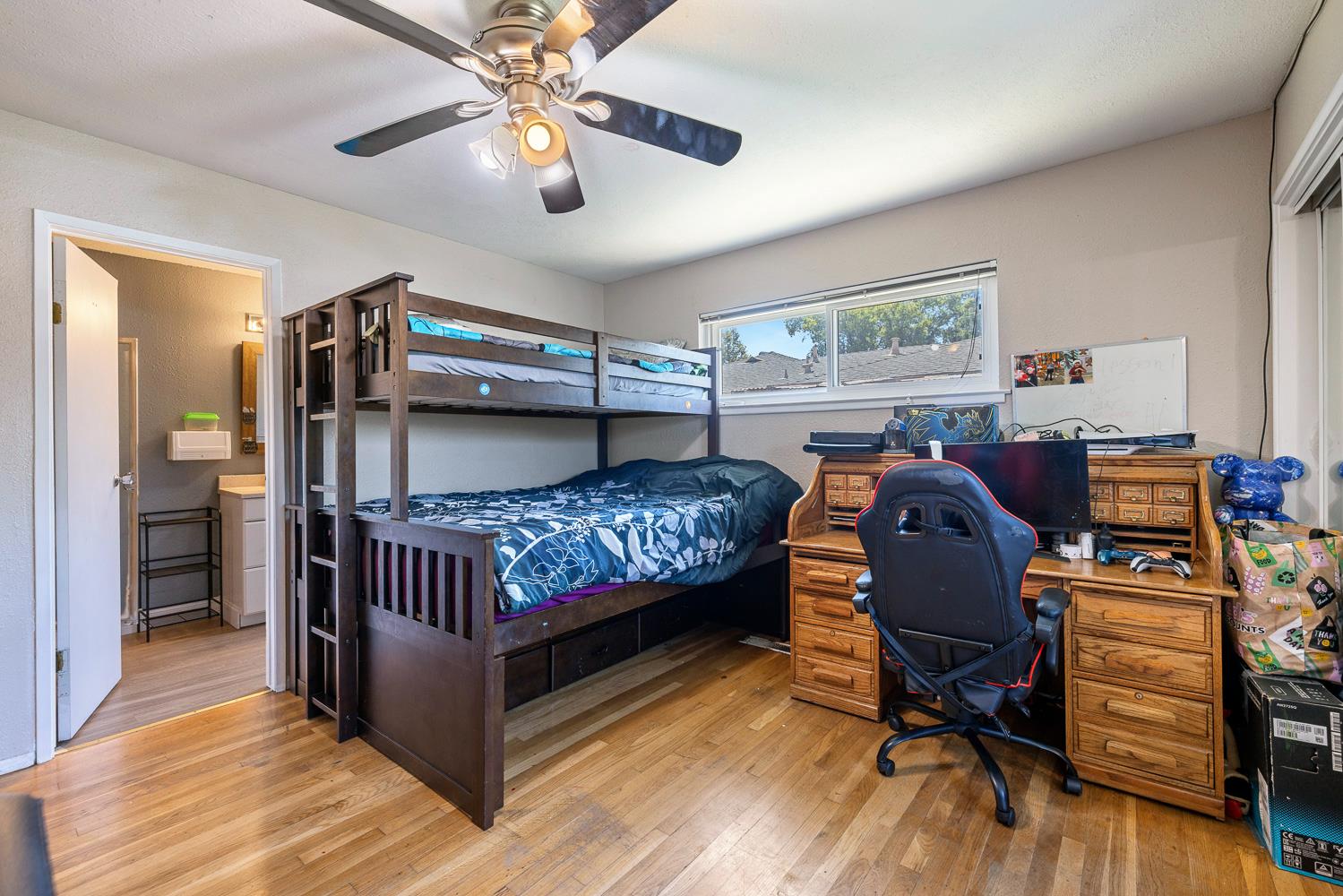 519 W Rialto Ave, Fresno, CA 93705