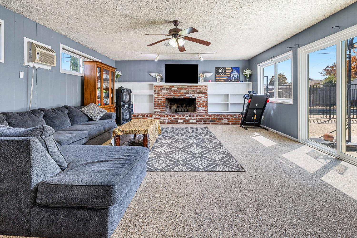 519 W Rialto Ave, Fresno, CA 93705